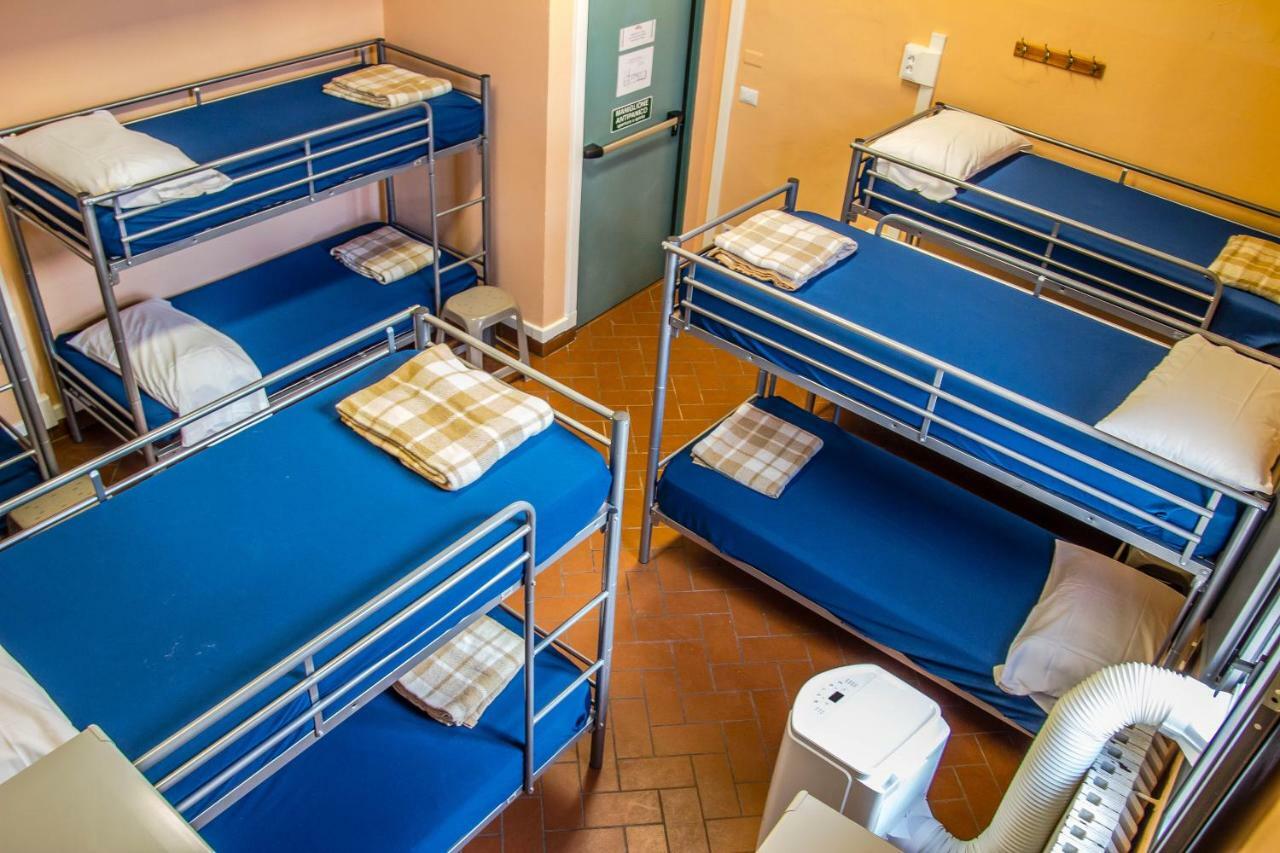 Single Bed Female Dormitory Room,780938064:JPEG